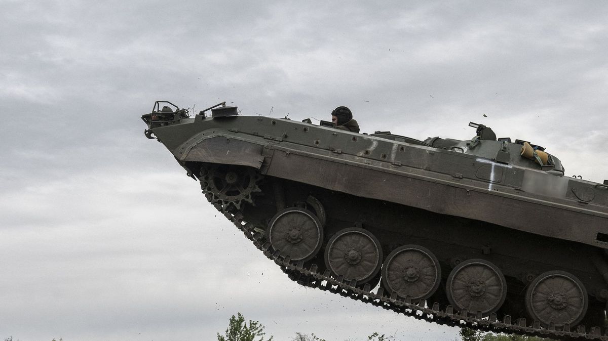 Zprávy z bojiště: Ukrajinci zkouší ruskou obranu hlubokou desítky kilometrů